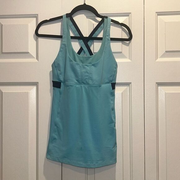 Lululemon Blue Workout Top w Built in Bra, Size 8 - Picture 1 of 10